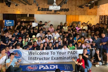 <p style="text-align:left; font-size:16px; margin-top:26px;">PADI IDC (강사개발과정<br>_타 단체 강사 크로스오버)<br><span style="color:#666; font-size:14px; ">2,000,000원</span></p>