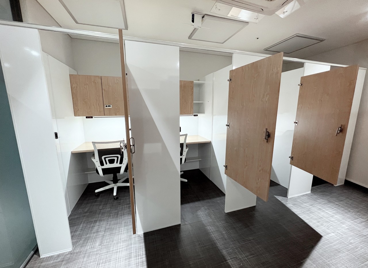 <strong>3층 - 북스터디독서실</strong><br/>이용 문의 T. 070 4345 8103