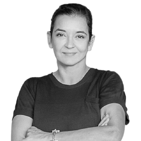 <br><span style="font-family:'roboto'!important;font-size:24pt;color:#fff;">ELISA GIOVANNONI</span>