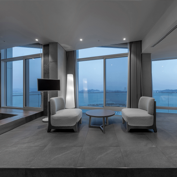 ROOM TYPE : ROYAL SUITE