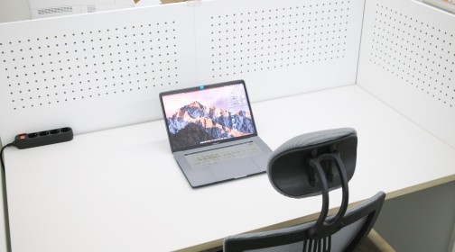 <p style="text-align: left;"><span style="font-size: 18px; font-weight: 600;">개인데스크</span><br><span style="color: rgb(153, 153, 153);"><span style="font-size: 13px;"><strong>오직 나만 사용할 수 있는 고정 데스크입니다.
(주소지&락커 이용료 무료)</strong></span></span><br><span style="color: rgb(243, 195, 62);"><strong>월 275,000원</strong></span></p>