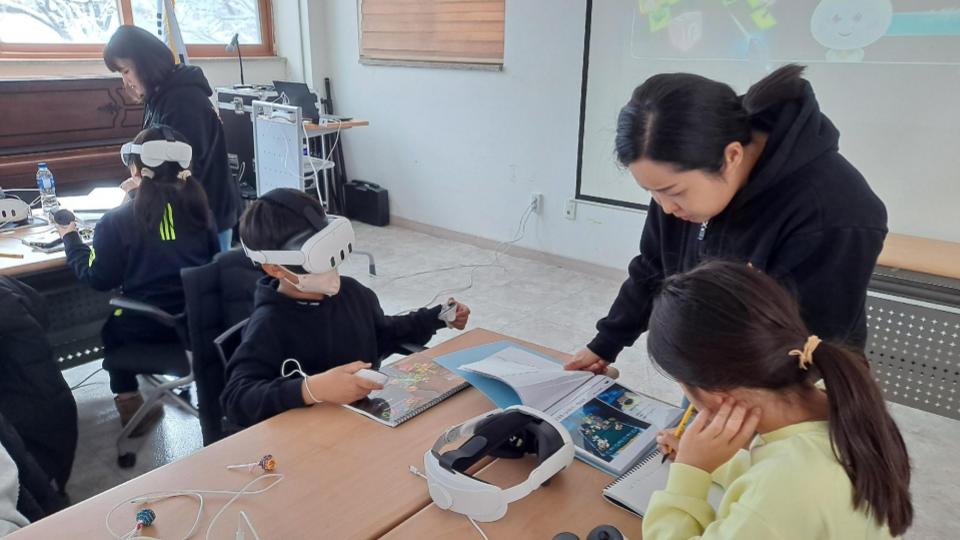 기술 지원 및 교육 아이콘