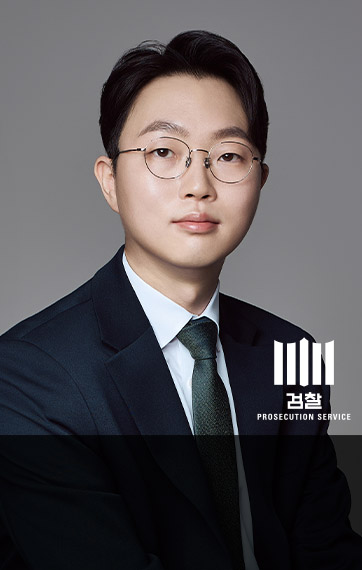 <p><font size=6px>이재희</font><font size=4px> 대표 변호사</font><br><font size=5px color=#e08562>서울대 검사 출신</font></p>