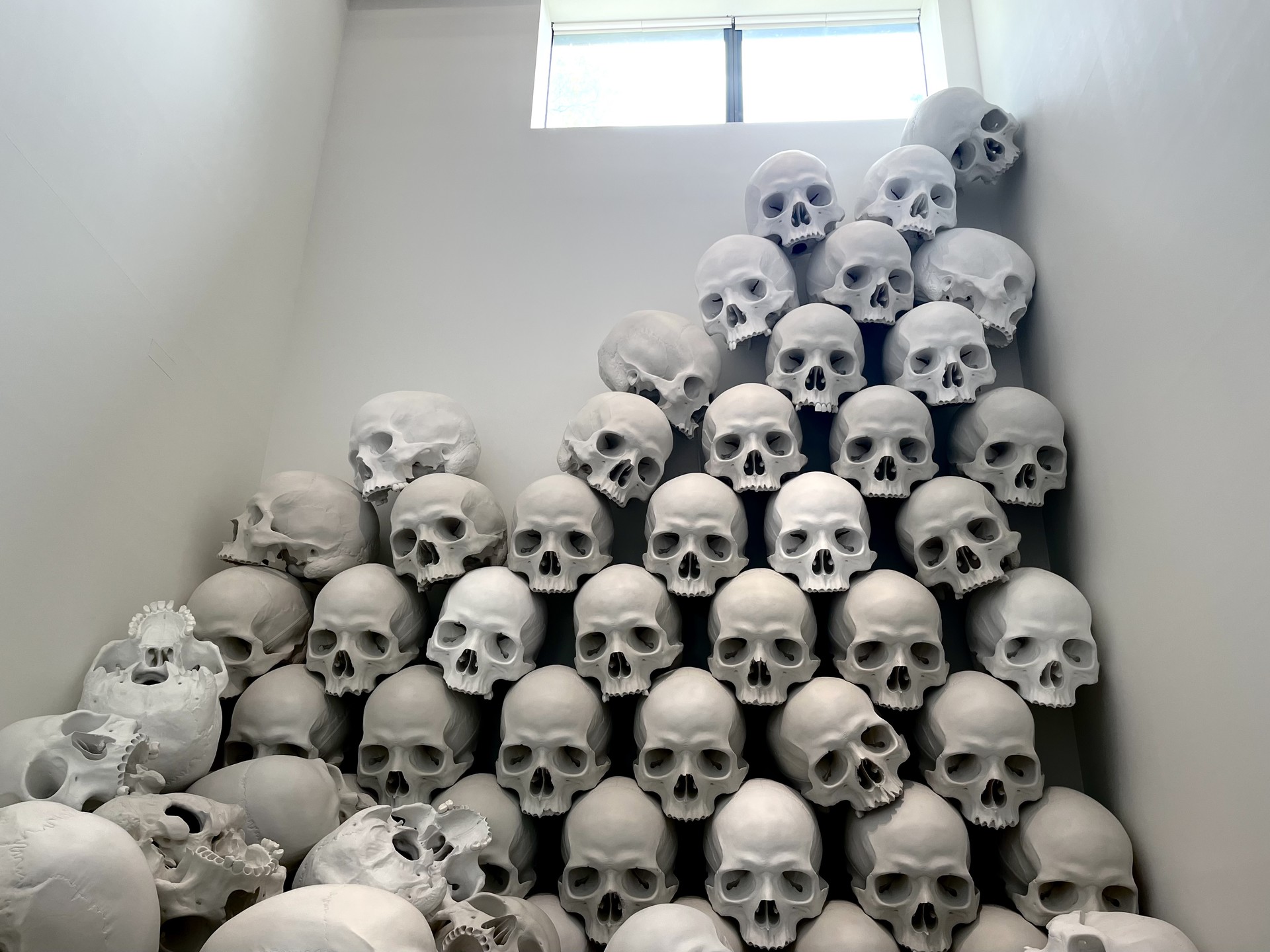 론 뮤익, 매스, 2016-17