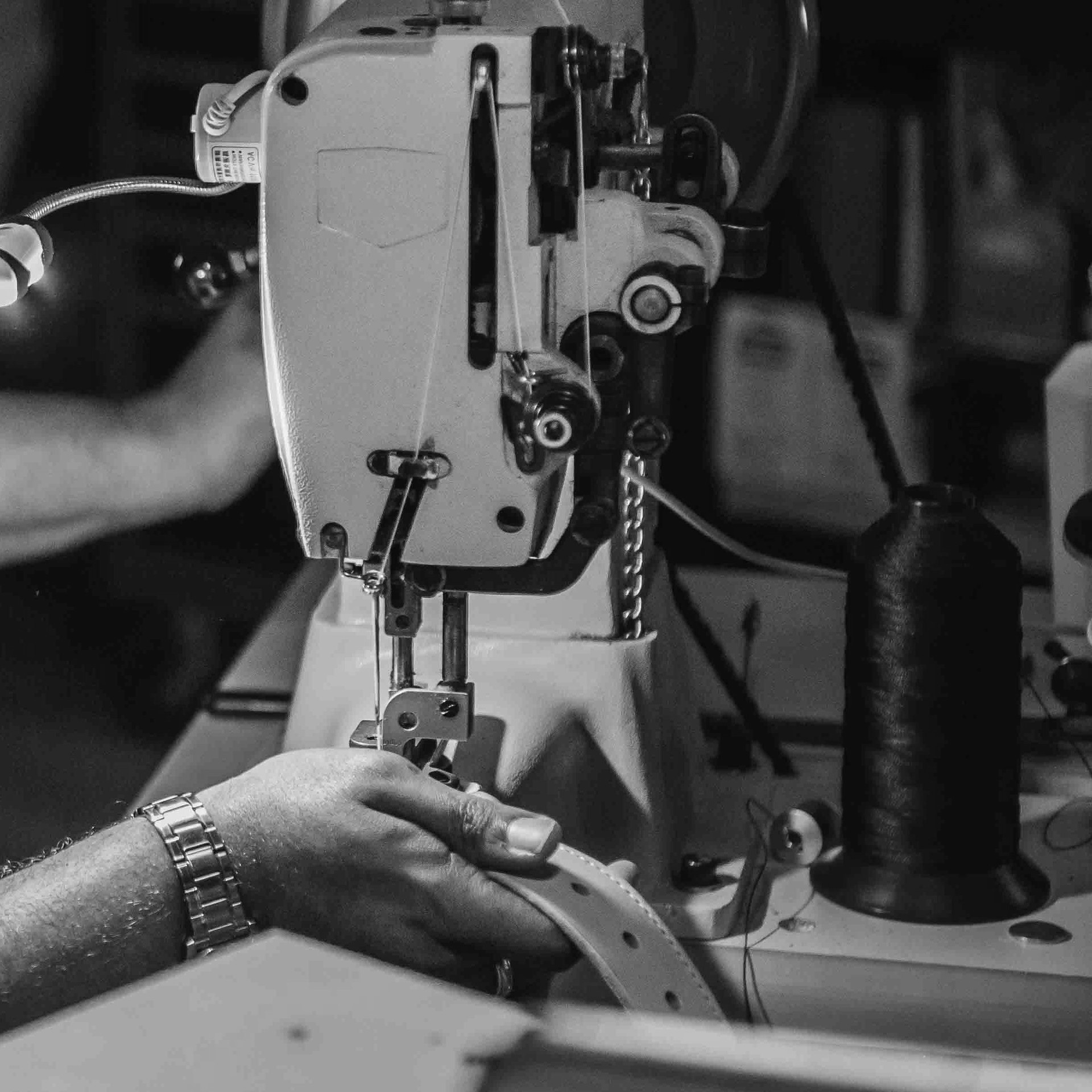 Brand Vision & Philosophy "A brand that honors individual sensibility and taste, pursuing uniqueness within classic form."
