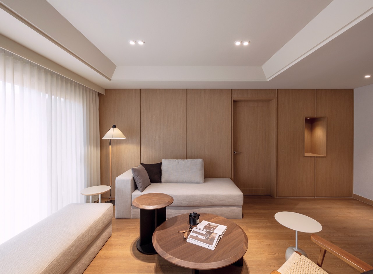 <span>호텔</span><span class="ani-btn"></span>