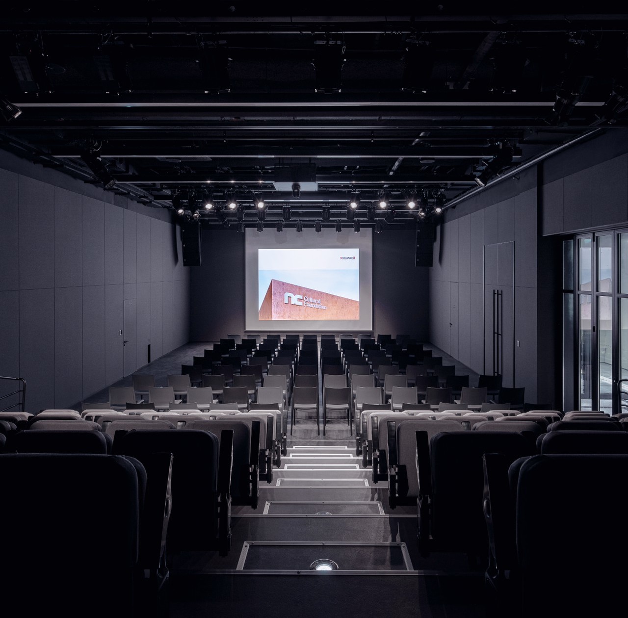 <span>교육•문화시설</span><span class="ani-btn"></span>