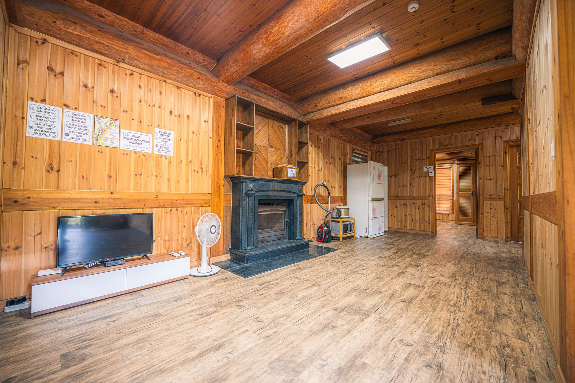 침실2/침대1/거실1/욕실1<br>기준11인(최대12인)