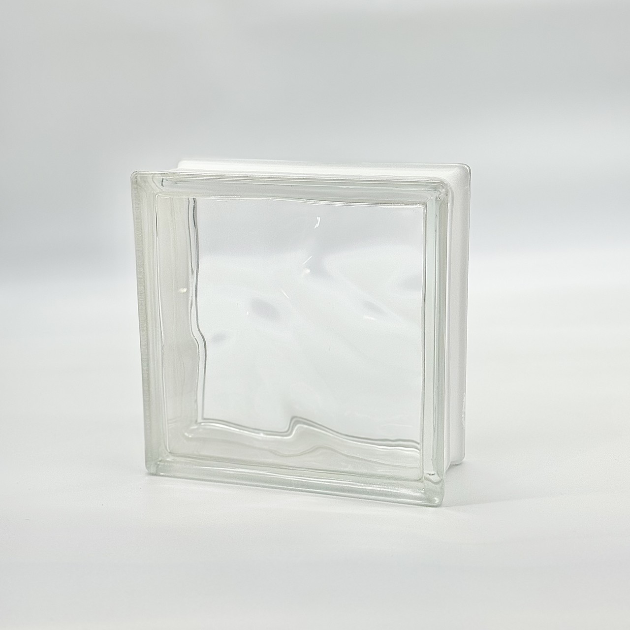 <div style="text-align: center; font-family: 'Pretendard', sans-serif;">   <h2 style="font-size: 26px; margin: 0; font-weight: 600;">Galss</h2>   <h3 style="font-size: 18px; margin: 4px 0 0; font-weight: 400;">유리</h3> </div>