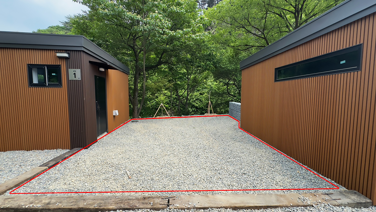 가평 캠핑장 스테이지 캠핑앤풀빌라의 사이트1을 소개합니다.