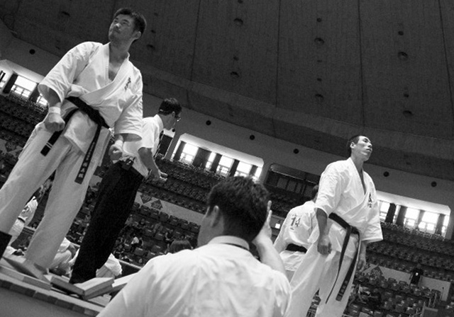 <p><span style="color: rgb(238,238,238); font-size: 16px;"><strong>(사)한국극진공수도연맹 극진관 </strong></span></p> 