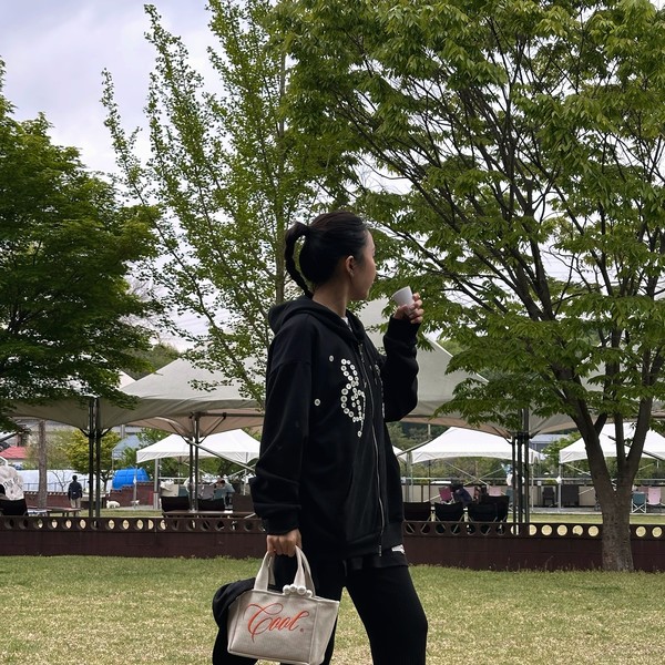 ＊韓国＊［COOL SMILE CLUB］Cool Canvas Tote Small Ivory Cool Canvas Tote (Small | Ivory) : Cool Smile Club
