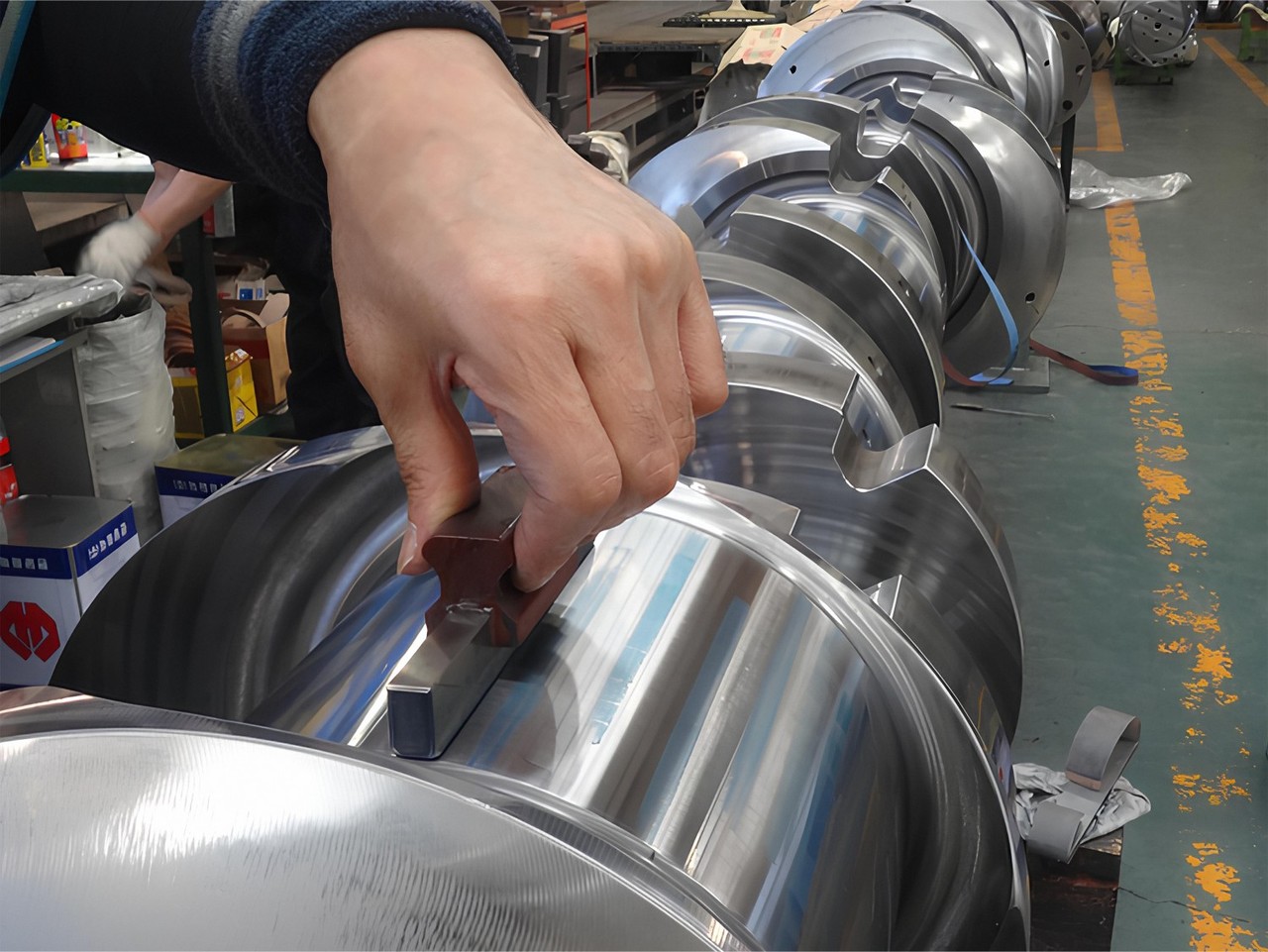 Crankshaft Manual Polishing