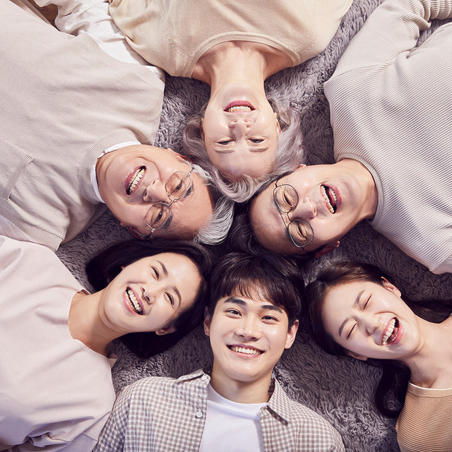 <p><span style="color: rgb(255, 255, 255); font-size: 16px;">가족</span></p>
