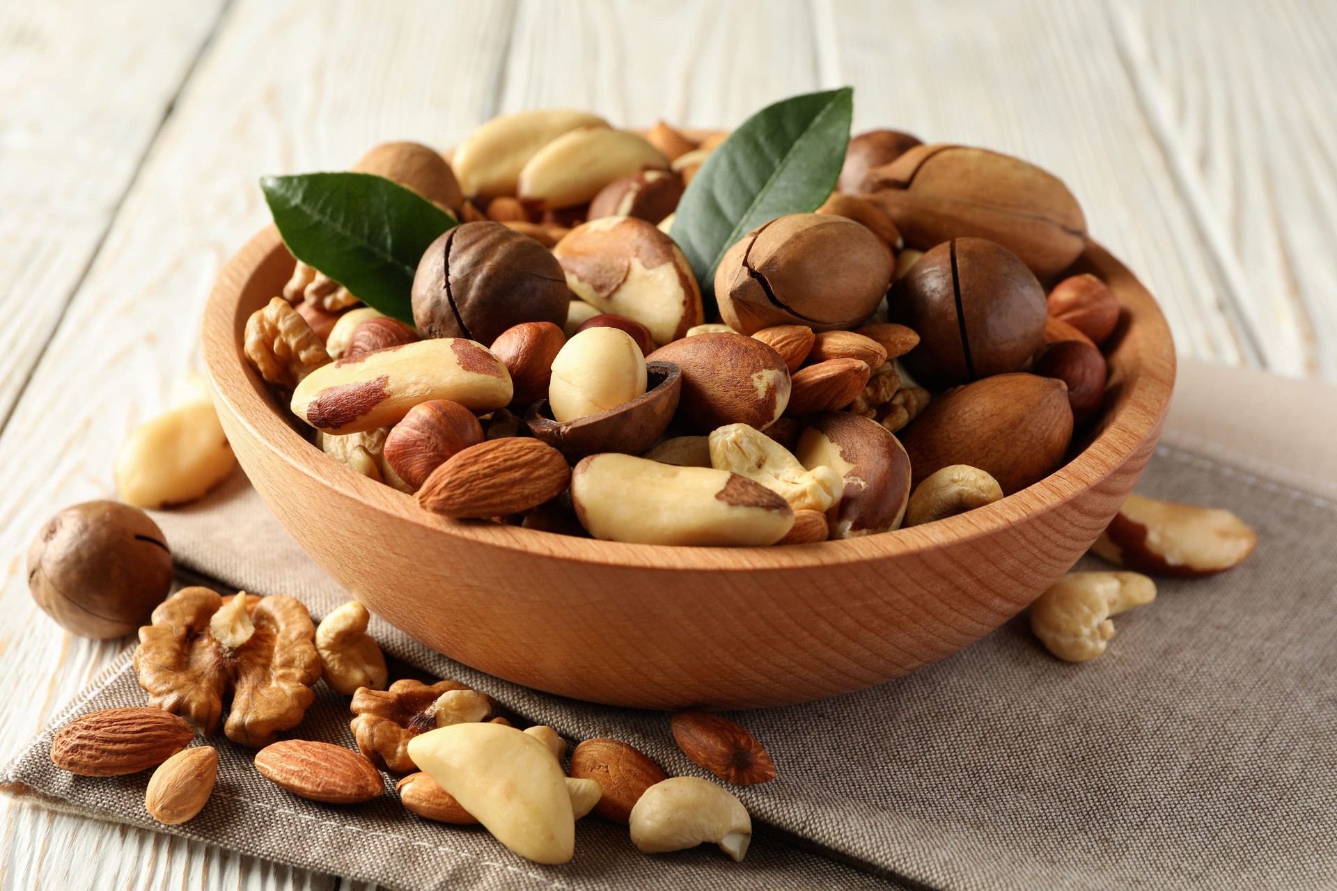 프레쉬서트 견과류 인증 - 신선한 아몬드, 호두, 마카다미아, 브라질넛 등 다양한 견과류 원재료의 신선도 기준