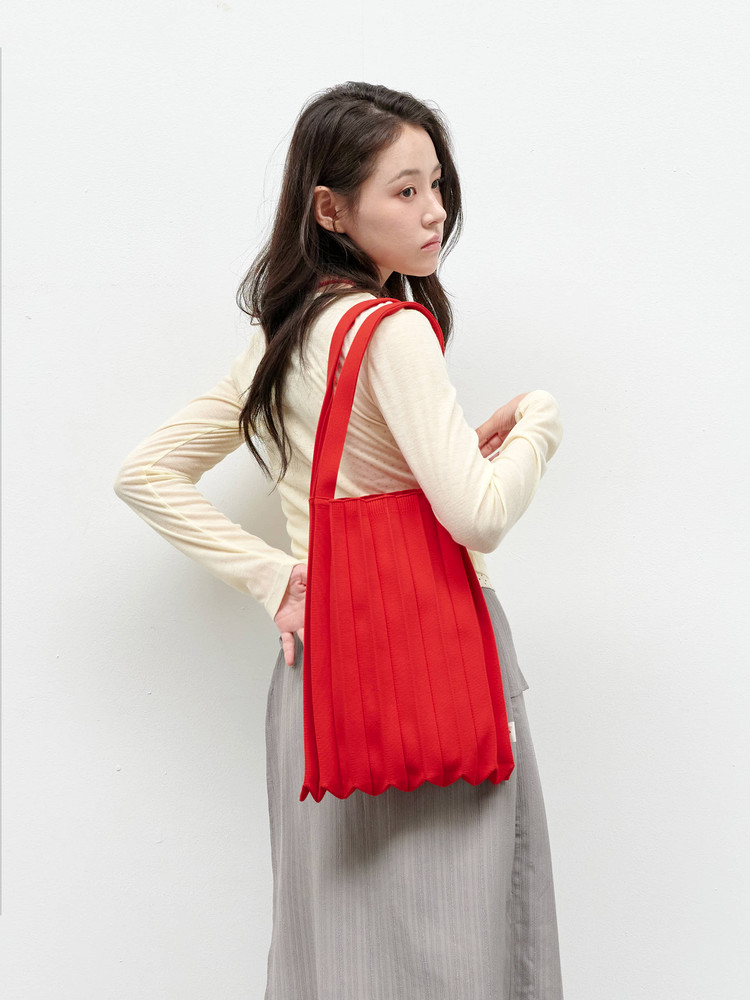 PLEATSMAMA: Sustainable Knit Pleats Bag
