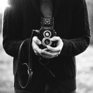 <p style="text-align:center; font-size:16px; margin-top:26px; line-height:1.2;">          <span style="color:#ffb030">Concept Artist. 흑단<br></span></p>