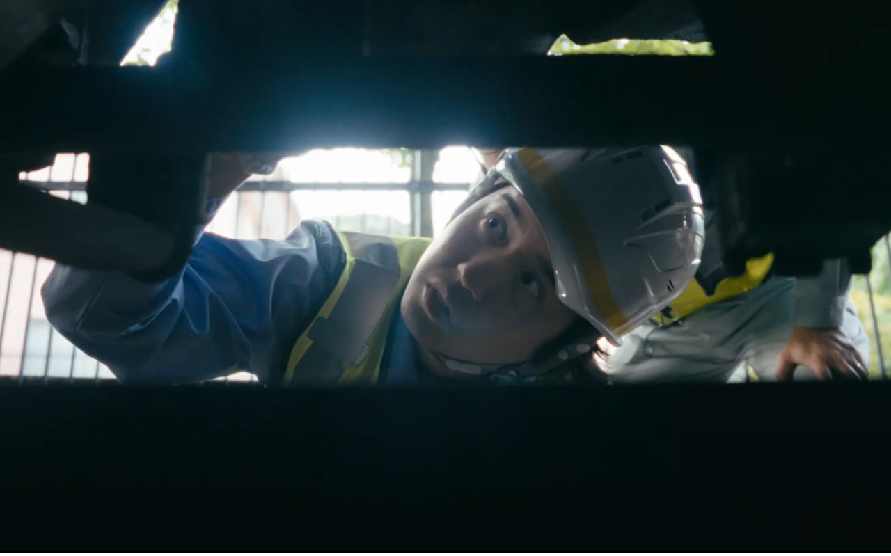 <span style="color: white; font-size: 20px; display: block; text-align: left;">사람은 물론, 다른 드론이나 로봇이 들어가지 못하는 공간에 투입</span>