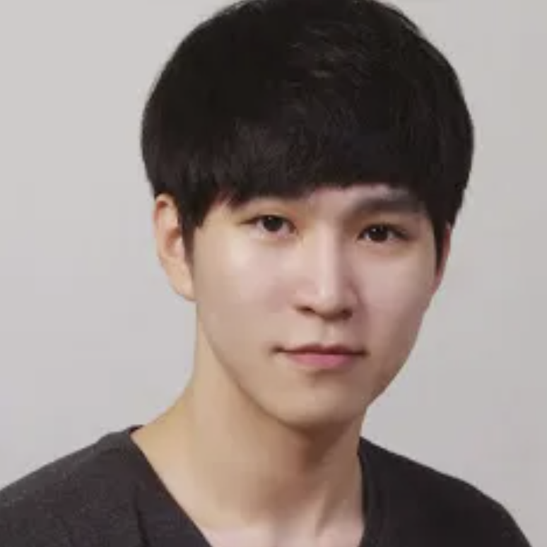 <B>이석현