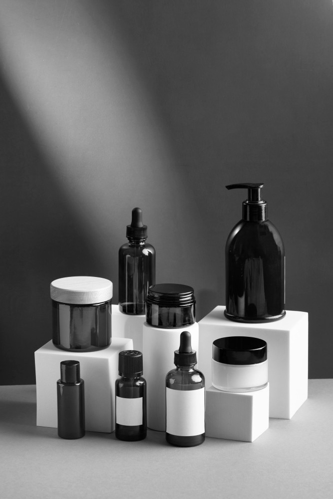 <strong>NOEVA</strong> <span style="font-size: 16px; display: block; margin-top: 5px;">지속 가능한 뷰티 & 천연 화장품 전문가 과정</span>