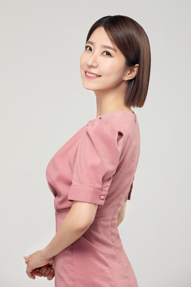 윤지향 아나운서