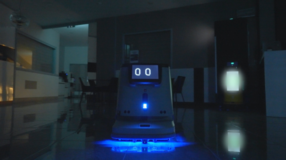 공장 야간 청소로봇