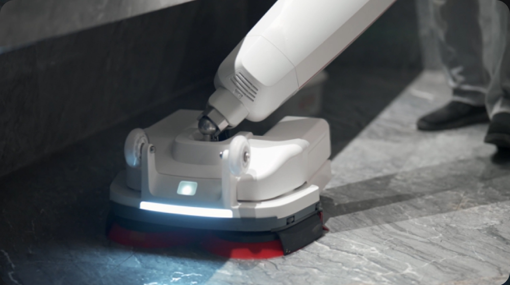 화장실 곰팡이를 지우는 업소용청소기