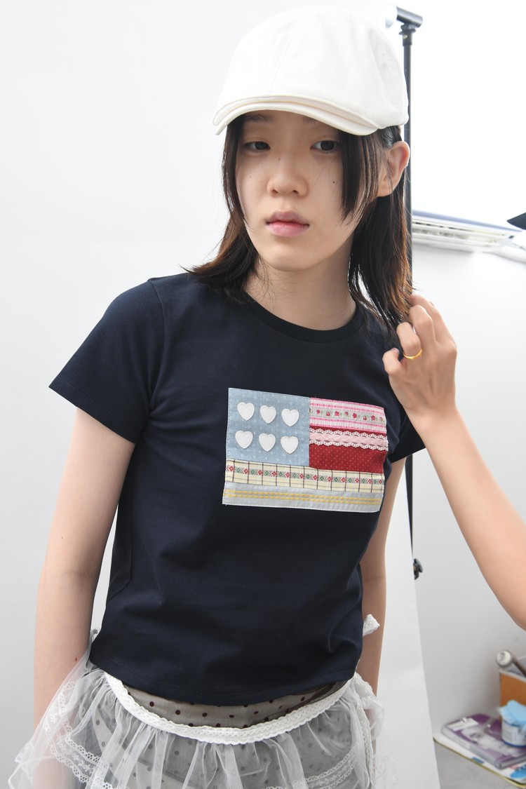 PATCHWORK SIX HEART T-SHIRT (NAVY) : THE MUSEUM VISITOR
