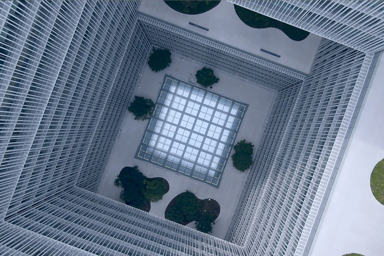 <span style="font-weight: bolder; letter-spacing: 0.5px; color: white; text-shadow: 0.7px 0.7px rgba(0, 0, 0, 0.2)"> AMOREPACIFIC NEW HEADQUARTER</span>