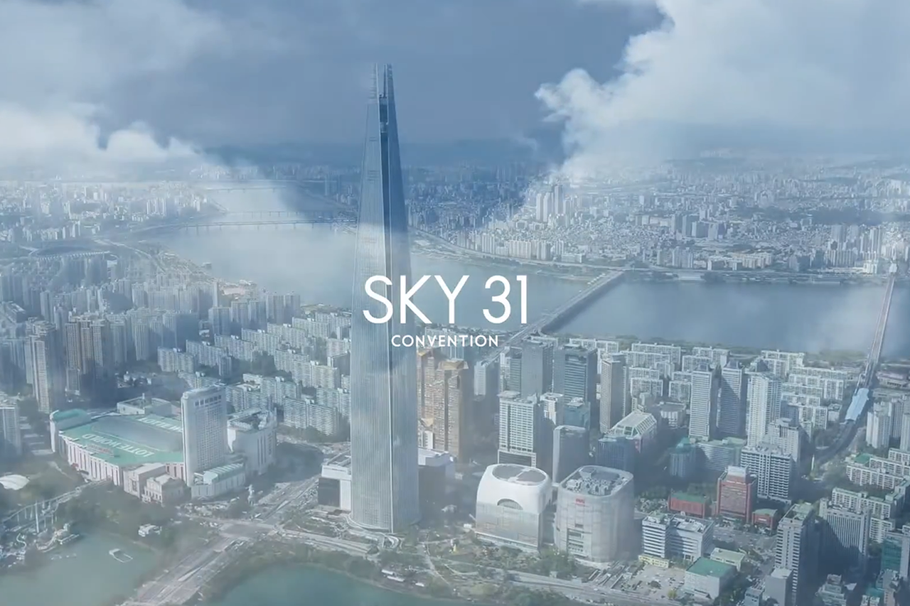 <span style="font-weight: bolder; letter-spacing: 0.5px; color: white; text-shadow: 0.7px 0.7px rgba(0, 0, 0, 0.2)"> SKY 31 </span>