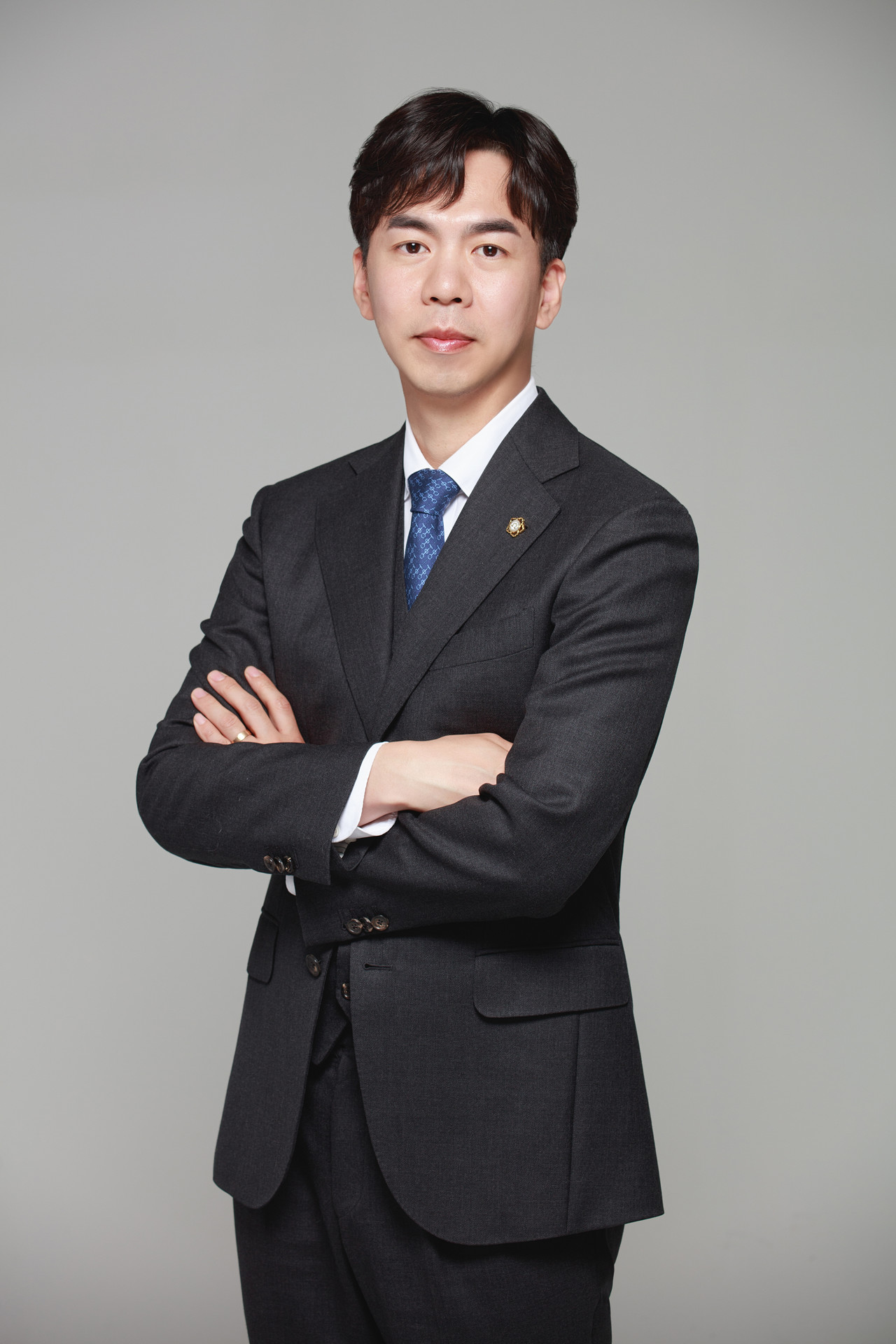 <p style="margin-top: 20px;"><span style="font-size: 24px; font-weight: 800;">이홍열</span> <span style="font-size: 20px; font-weight: 500; color: rgb(0, 51, 102);">대표 변호사</span></p>