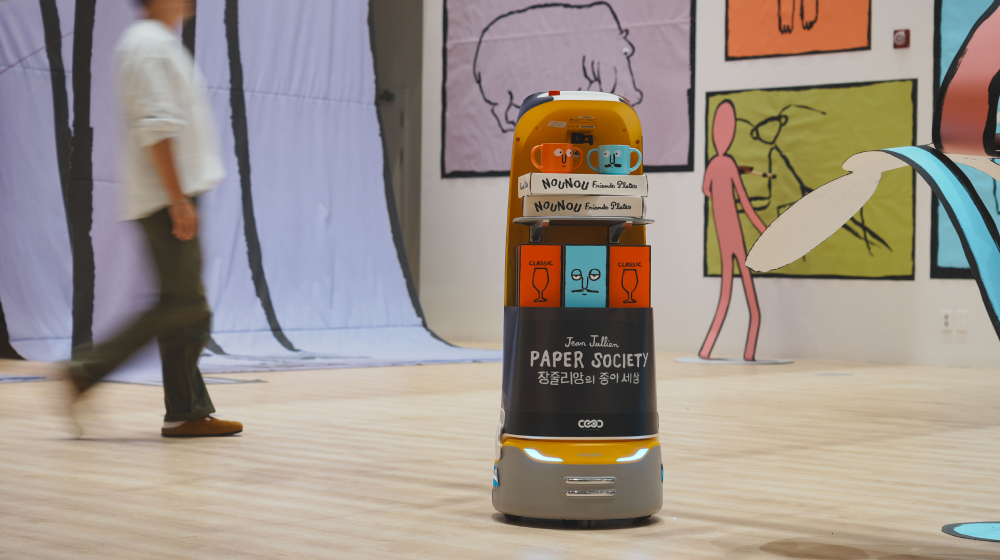 상품 홍보와 매장 비주얼을 강화하는 광고 VMD 로봇