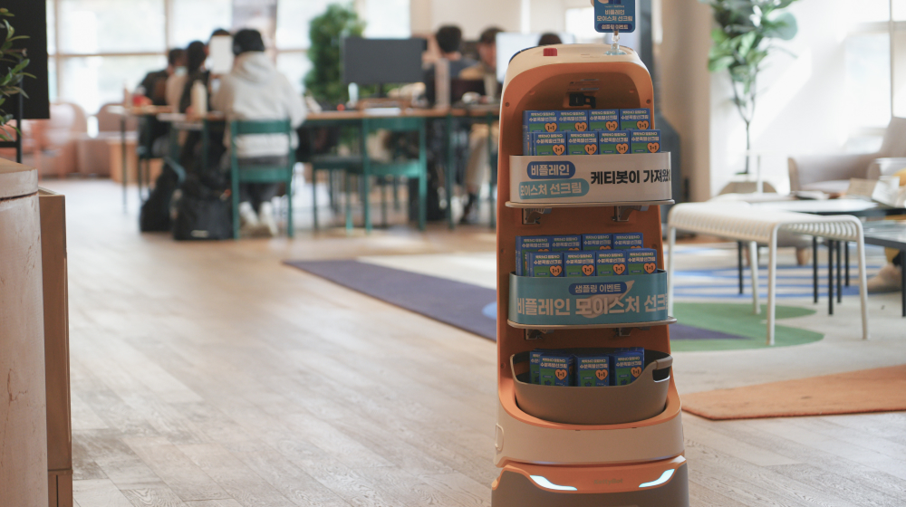 상품 홍보와 매장 비주얼을 강화하는 광고 VMD 로봇