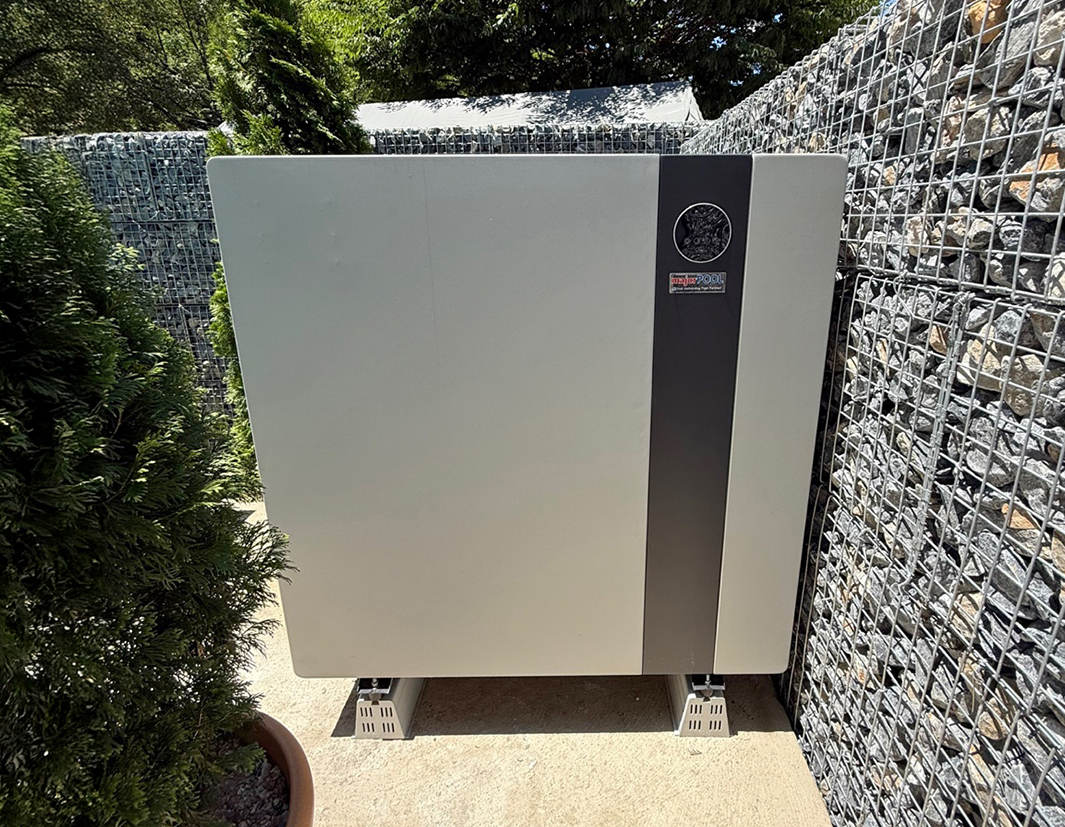 스테이지 캠핑앤 풀빌라의 풀빌라 수영장은 미국 메이저풀사의 히팅 시스템과  유럽 마인더인더스트리사의 여과 시스템을 이용하고 있습니다.