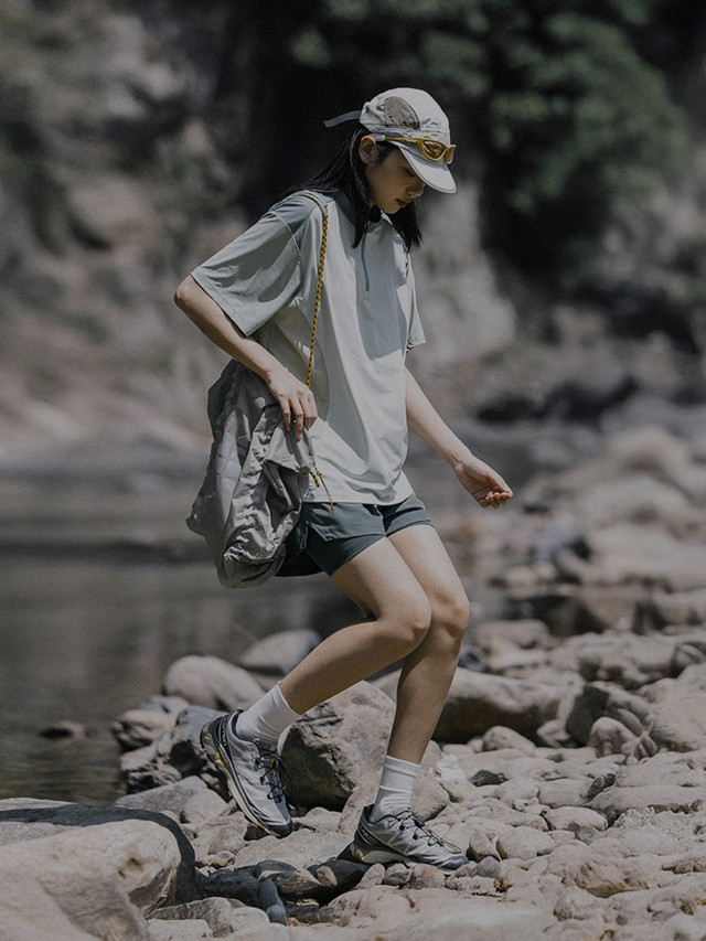 <p style="line-height: 2;"><span style="font-size: 24px;"><strong>CLOSE BY OUTFIT</strong></span></p>  <p style="line-height: 1;">클로즈바이가 제안하는 여름 아웃도어 셋업 룩북.</p>  <p style="line-height: 1;">7.11 FRI 12:00 – 8.1 FRI 12:00</p>