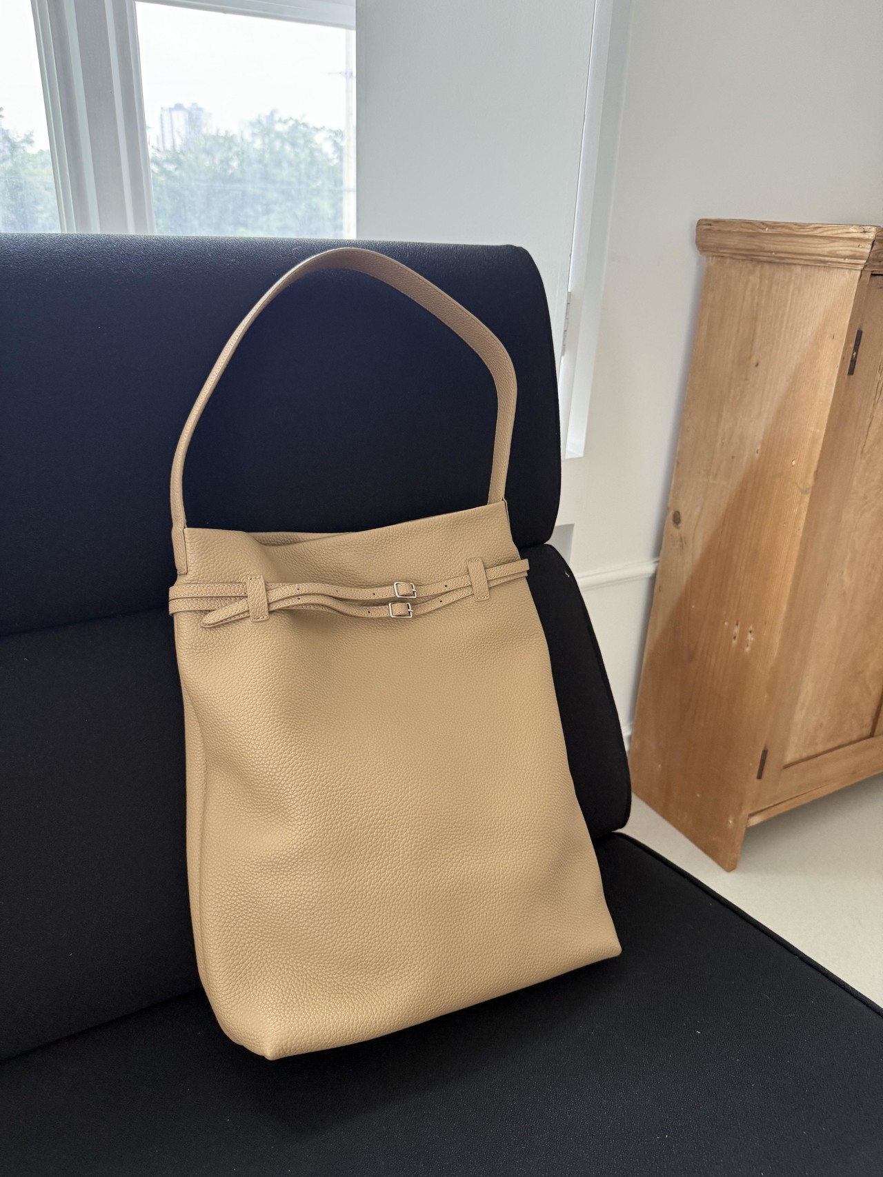 <table class="noBorder" style="width: 100%;"> 	<tbody> 		<tr> 			<td style="width: 100.0000%;">  				<p style="text-align: center; line-height: 1.8;"><span style="font-family: tt-commons-pro, sans-serif; font-size: 15px; color: rgb(255, 255, 255); letter-spacing: 0.04em;font-weight: 500;">25 S/S COLLECTION</span></p>  				<p style="text-align: center; line-height: 4;"><a href="https://www.kekeke.co.kr/25sscollection"><span style="font-family:tt-commons-pro, sans-serif; font-size: 16px;padding: 6px 30px; background-color:#ffffff; color:#000000;letter-spacing: 0.05em;">LOOKBOOK</span></a></p> 			</td> 		</tr> 	</tbody> </table>