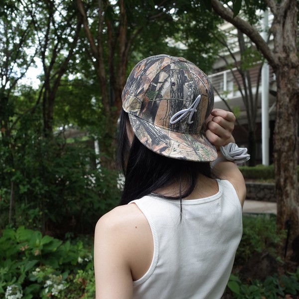 RIBBON EMBROIDERY CAP (REALTREE CAMO) : THE MUSEUM VISITOR