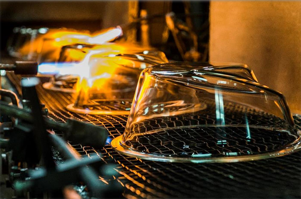 <strong>Glass for Washing Machine, Dryer, and Car<p style="font-size: 20px;">세탁기, 건조기, 자동차용 유리</p></strong>