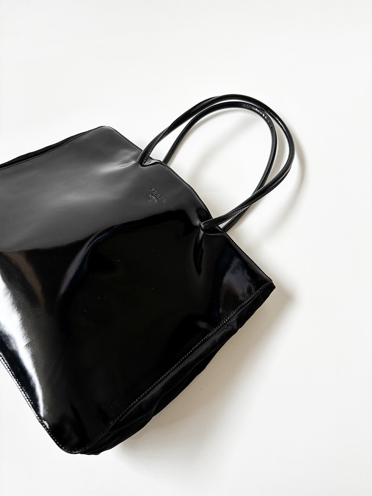 PRADA LEAHTER SQUARE SHOULDER BAG : oaens