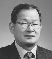 the late Young-woo Han