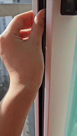 ABS와 폴리우레탄폼을 사용한 창문바람막이 제품인 틈가드는 한번 시공에 반영구적인 사용이 가능합니다. | 외풍차단, 소음차단, 창문바람막이, 우풍차단, 외풍차단시공, 창문바람막이 시공, 창문벌레 차단, 창틀바람막이, 창틈인테리어