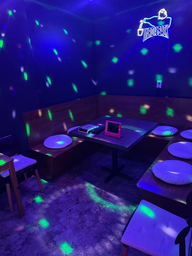 ROOM 2 </br> $30/hr | Fit 6 People, Up to 10 People