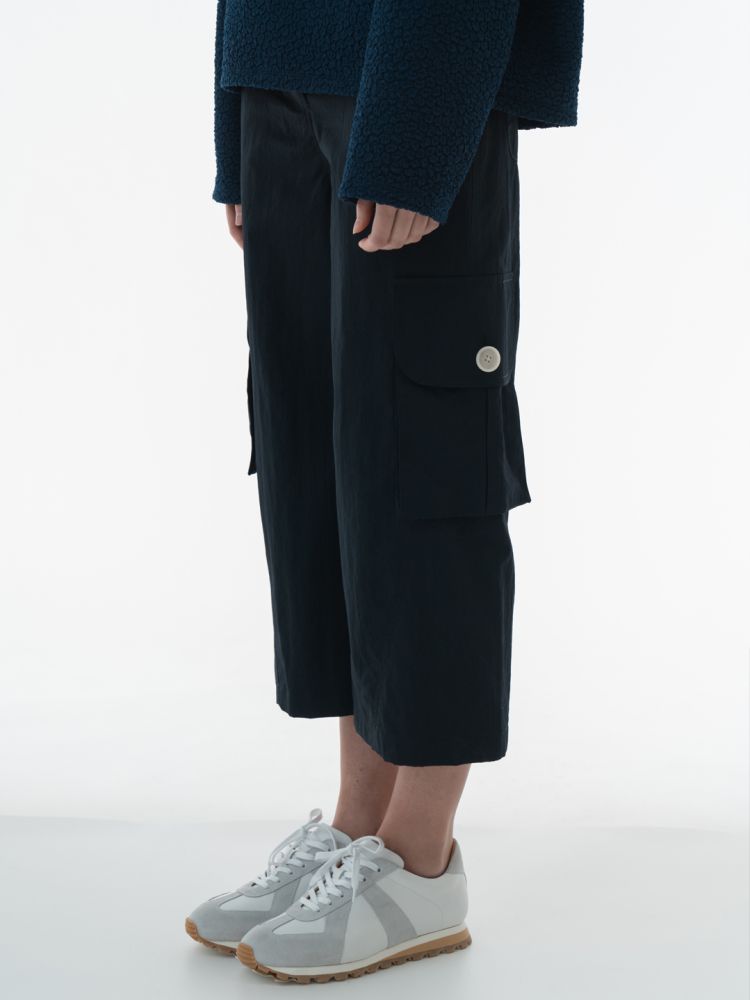 Pocket detailed capris : BISCUITSHOP