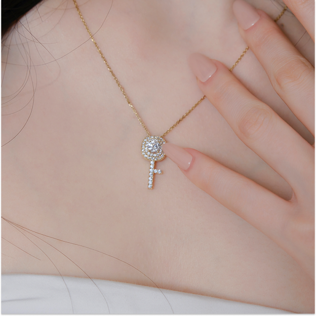 reve | RV-Halo DQ Key Necklace