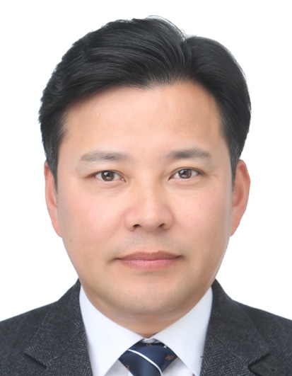 <br><p style="font-size:12px;">(사)심훈상록문화제집행위원회<br>제16대 집행위원장</p><br> <h4><strong>최  석  기</strong></h4>