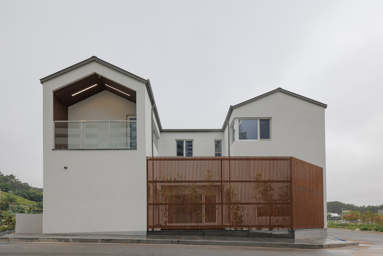Artrium house in YULHA