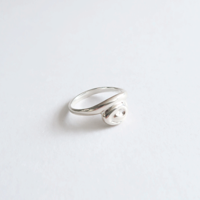 Oval shell stone Ring