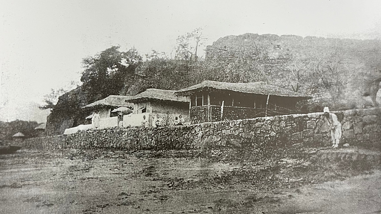 강화도 갑곶이 나루터의 성니콜라회당. (1893)