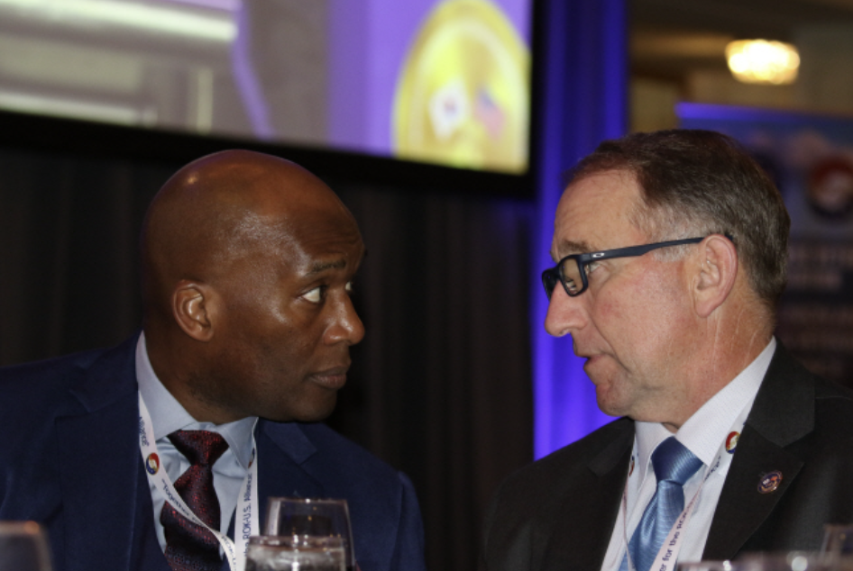 주한미군전우회 차기 회장에 한국전 참전용사 아들 에이브럼스 전 주한미군사령관 < 더보기 >