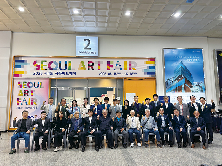 <p style="text-align:left; font-size:16px; margin-top:26px;">VITAE TELLUS IN<br><span style="color:#666;">₩ 80,000</span></p>